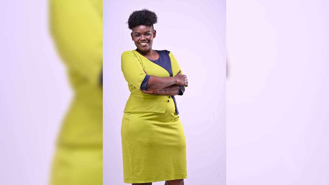 NEWS PRESENTER
